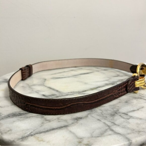 Luxurious Crocodile-Embossed Brown Belt with Gold Clasp - Picture 3 of 8